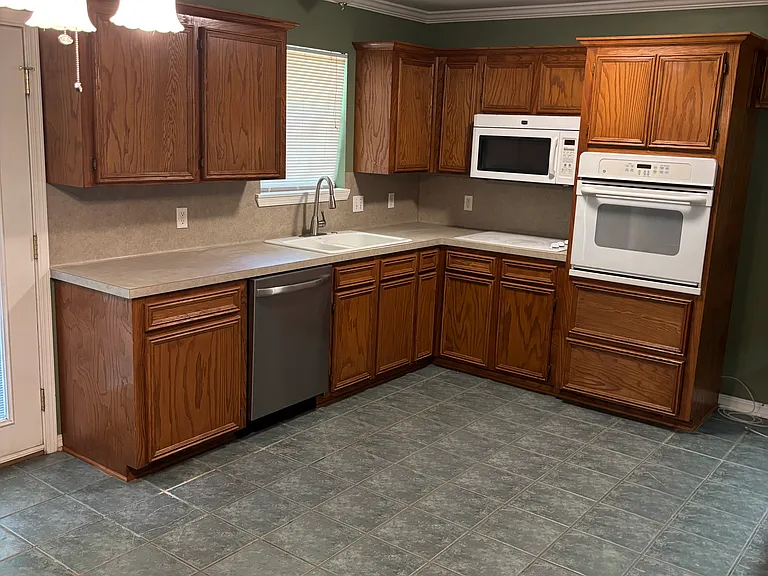 1805 Venus Dr — Photo 6