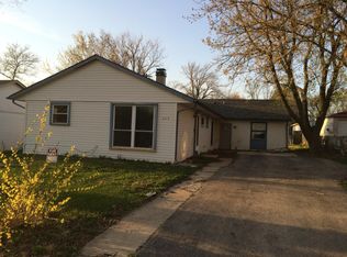 928 Chippewa Cir, Carpentersville, IL