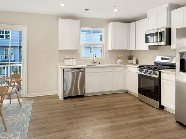 401 Maria Loretta Ln, Forked River, NJ 08731