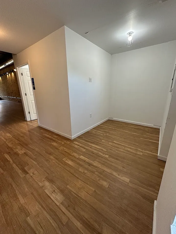 302 Main St — Photo 4