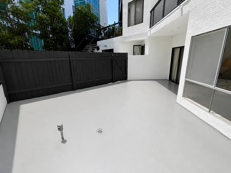 747 Gayley Ave — Photo 51