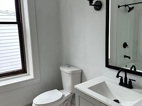 4th image of 1026 W Turner St APT 2