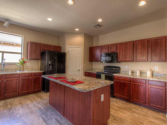 2nd image of 41120 W Thornberry Ln