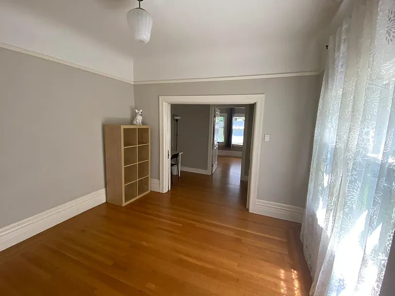 2530 Regent St — Photo 38