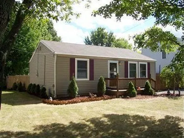 1127 N Main St, Amherst, OH 44001