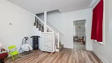 3 bed, 1.0 bath, 958 sqft, $2,000 — Photo 3