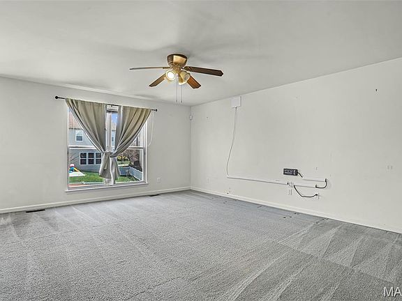 5th image of 420 Country Stone Dr
