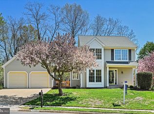 13481 Lake Shore Dr, Herndon, VA