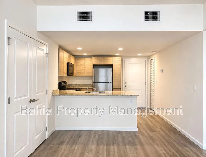 Sandlake Station Condominium — Photo 4