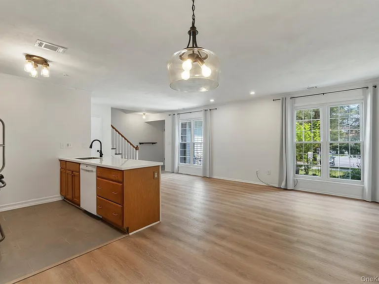48 Homestead Village Dr — Photo 14