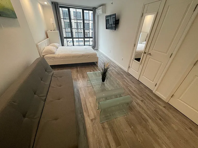 433 W 53rd St #4C — Photo 8