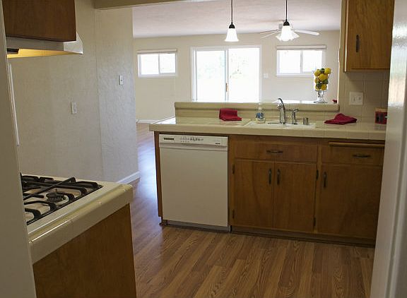 5th image of 137 Longford Dr