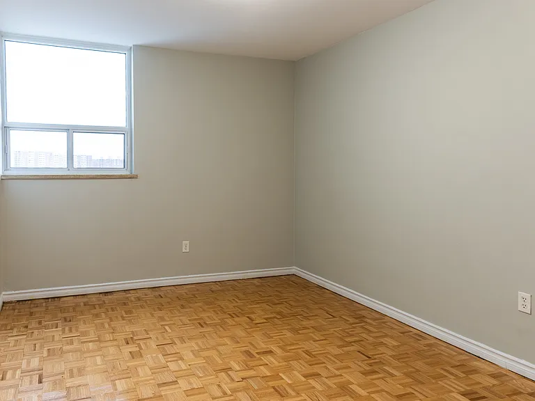 90 Eastdale Ave — Photo 38