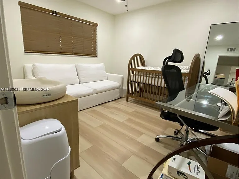 1200 Tallwood Ave #302 — Photo 15