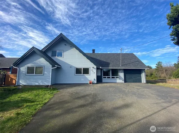 313 Sand Dune Avenue NW, Ocean Shores, WA 98569
