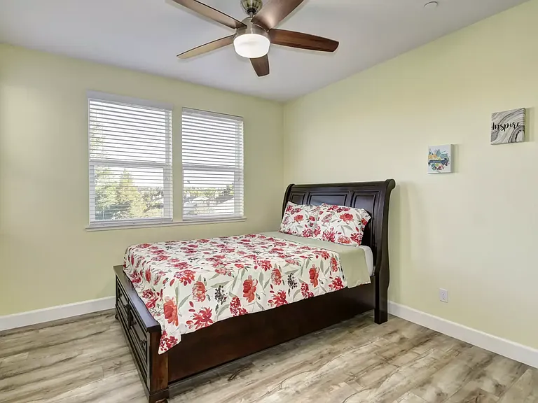 5654 Saratoga Cir — Photo 23