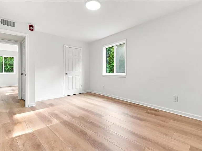 5095 Roswell Rd #203 — Photo 23