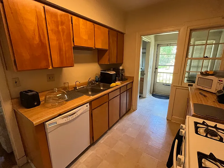 400 Hathaway Rd — Photo 23