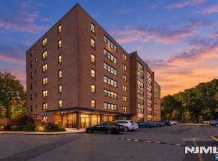 2348 Linwood Ave APT 1K, Fort Lee, NJ 07024