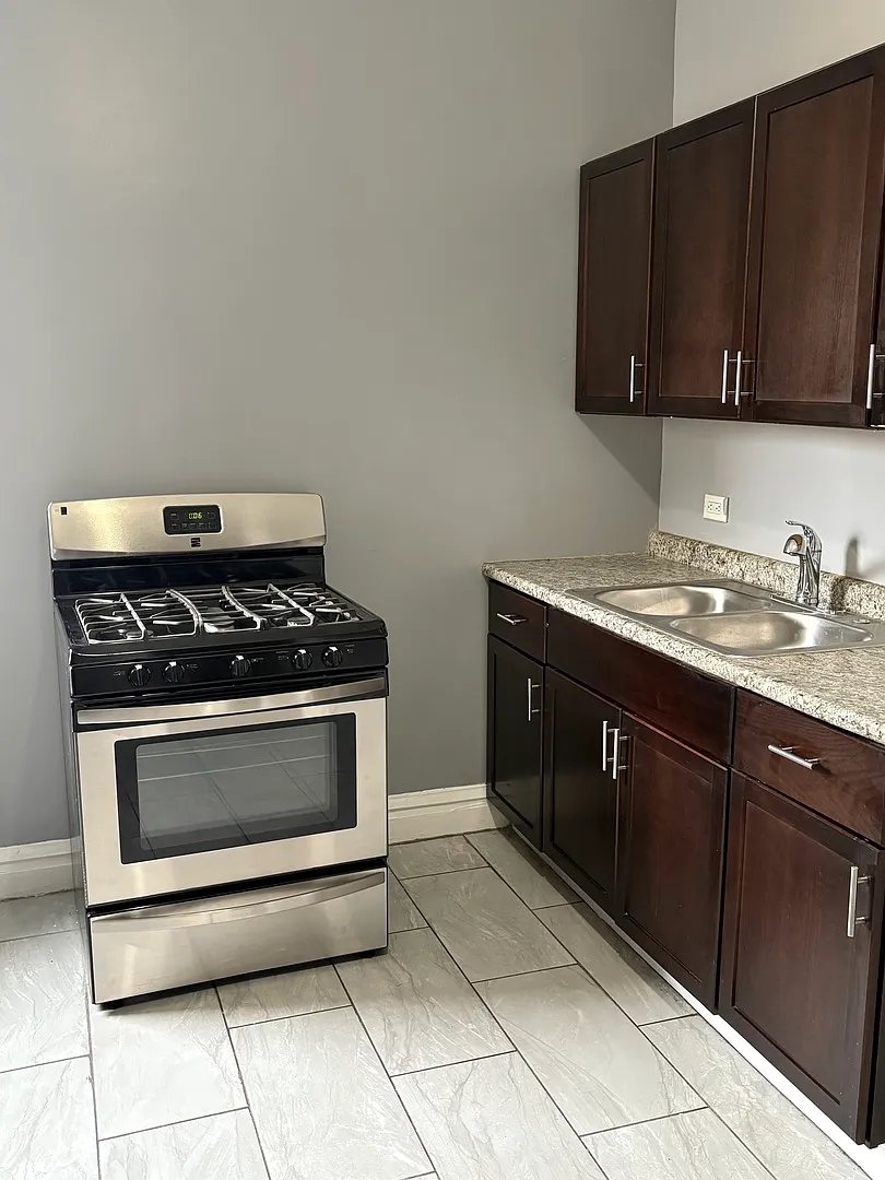 1 bed, 650 sqft, $1,150 — Photo 4