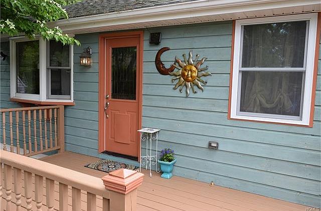 1st image of 10 Ann Ct