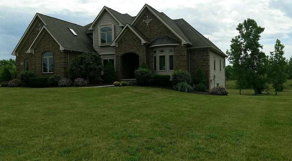 1st image of 136 Green Hills Dr