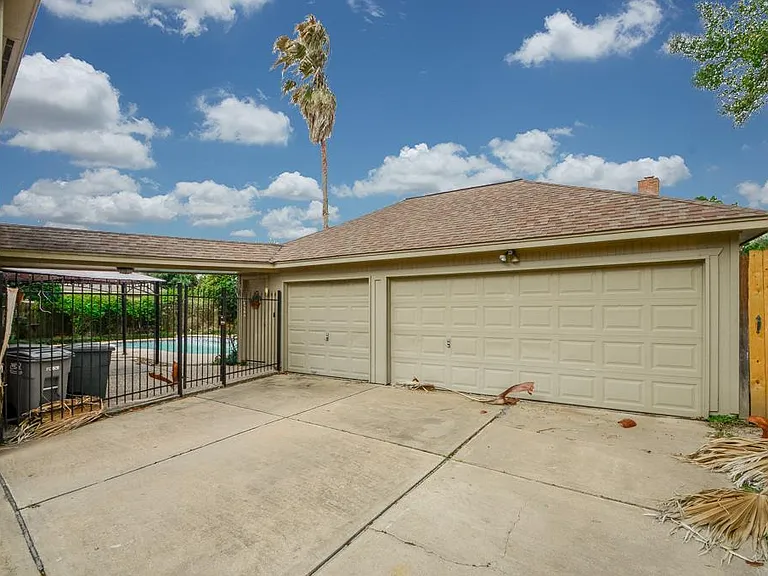 24706 Mather Dr — Photo 30