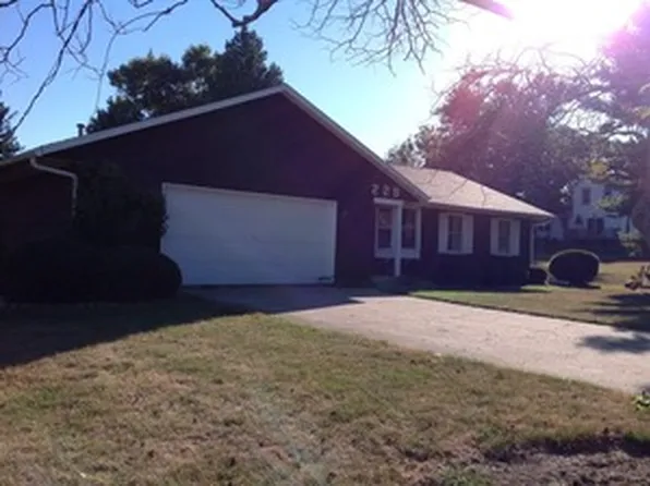 229 W South St, Sheffield, IL 61361