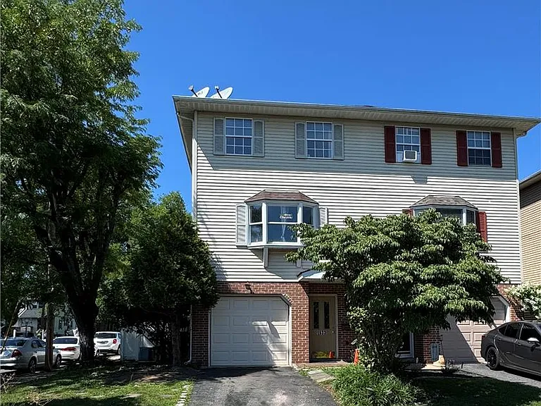 1633 E Cedar St — Photo 1