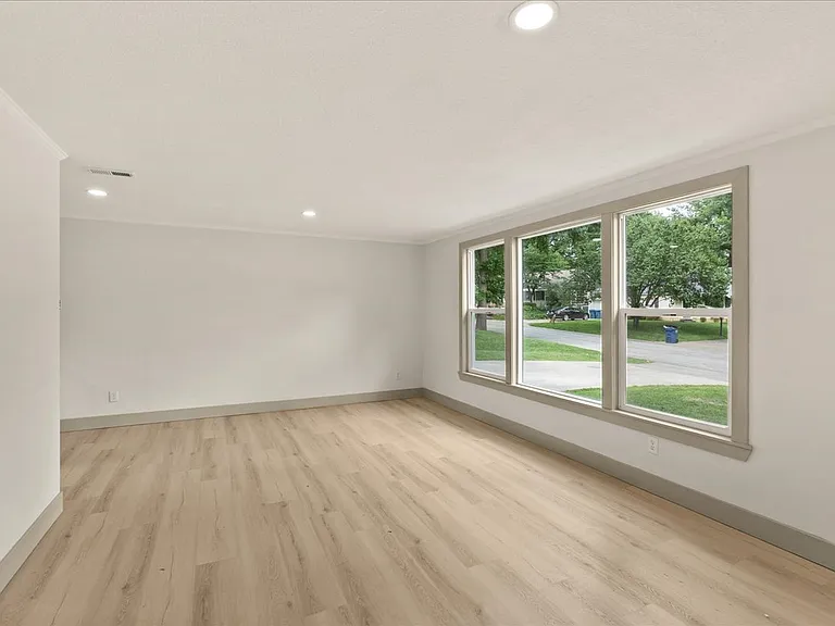 7522 High Dr — Photo 4