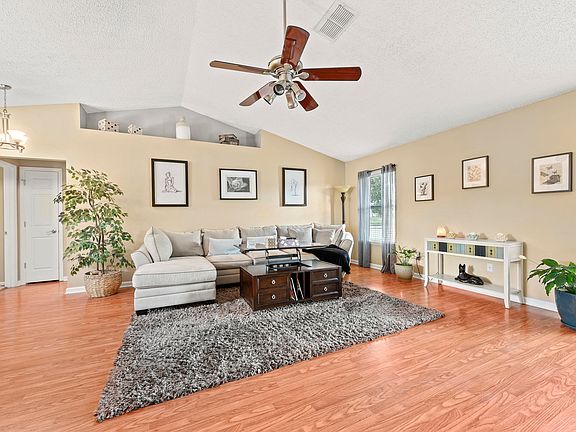 4th image of 2233 Pierce Arrow Dr