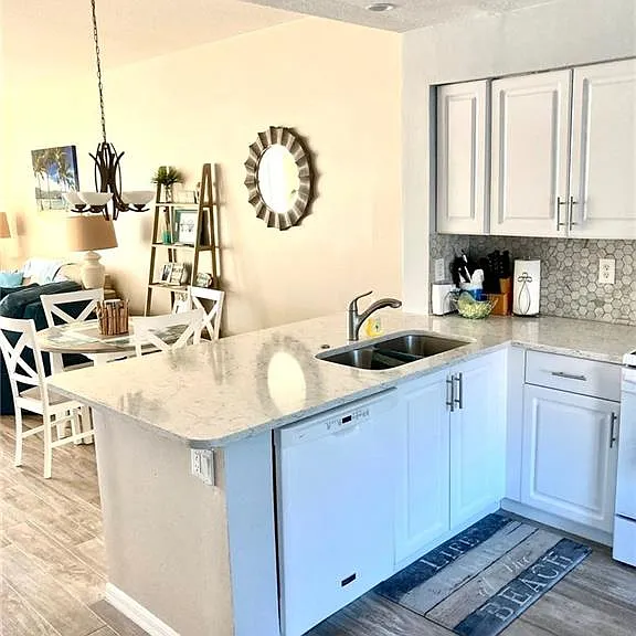 6750 Huntington Lakes Cir #103 — Photo 3