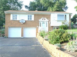 421 Manor Rd, Delmont, PA 15626