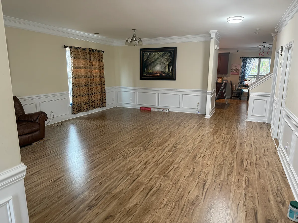 Front Living room - 117 Magnolia Dr