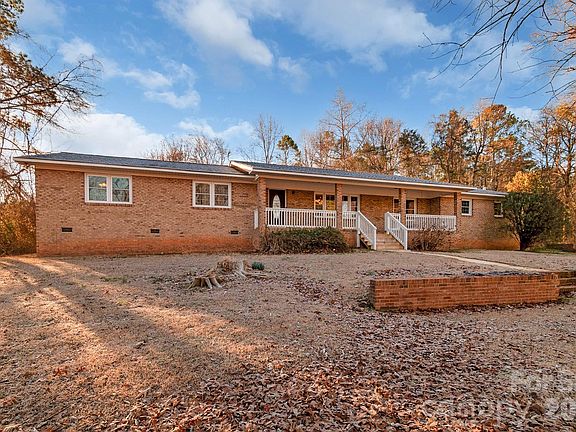 4th image of 1626 Camp Creek Rd