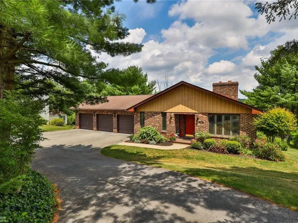 4817 Welby Dr N, Schnecksville, PA 18078