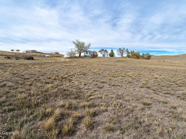 17 Oleo Acres Rd, Moorcroft, WY 82721