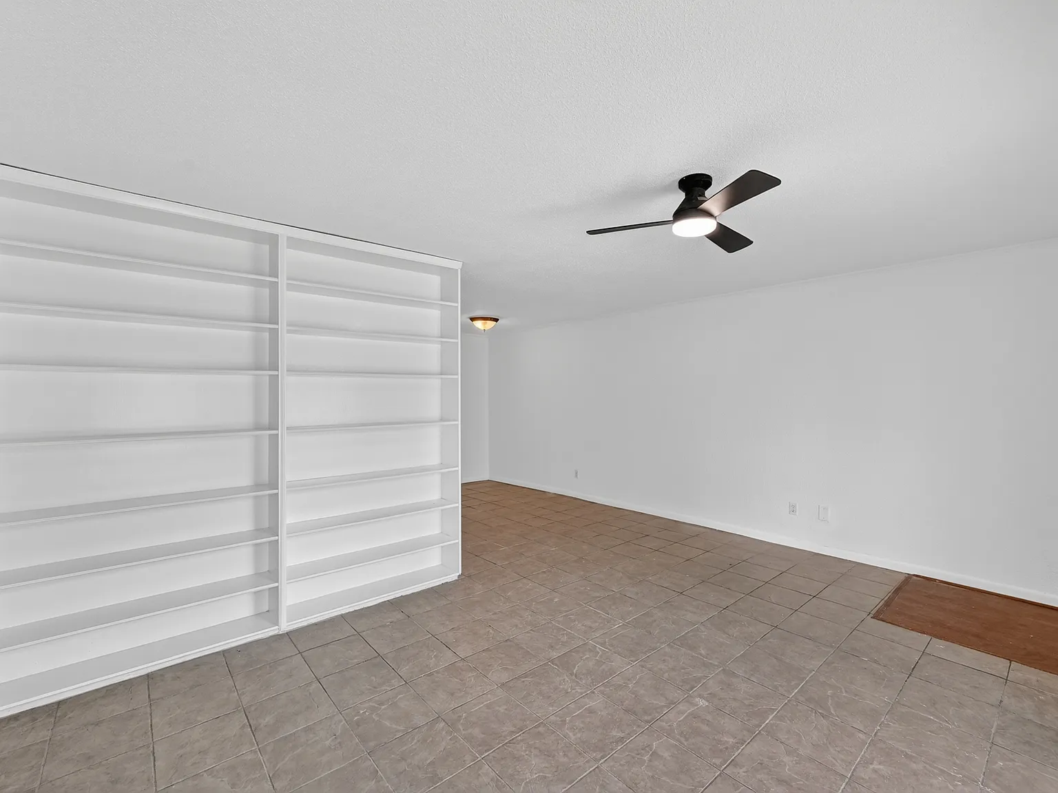 2 bed, 1.5 bath, 1224 sqft, $1,600 — Photo 2