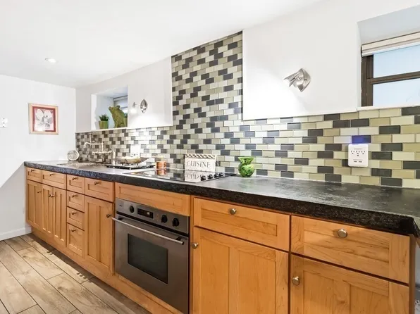 92 Green St #1, Charlestown, MA 02129