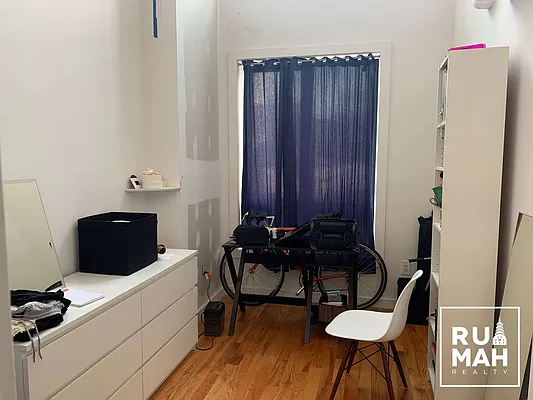 Rented by Rumah Realty Inc | media 11