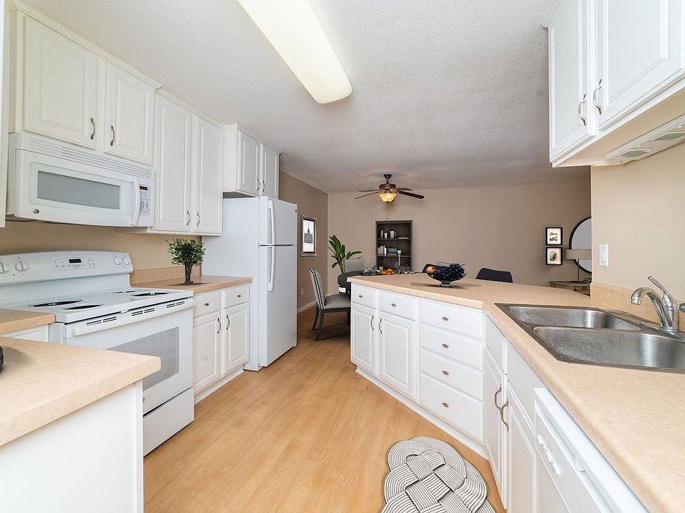 Victoria Place Apartments 2250 Victoria St N Roseville MN Zillow