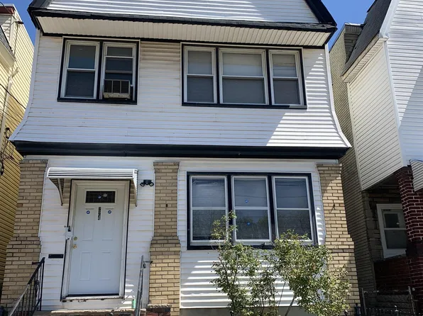 224 Dwight St, Jersey City, NJ 07305