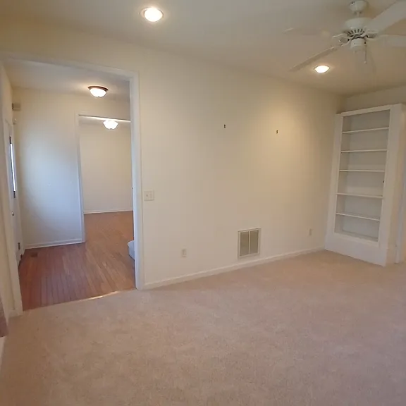 18 Greystone Dr — Photo 5