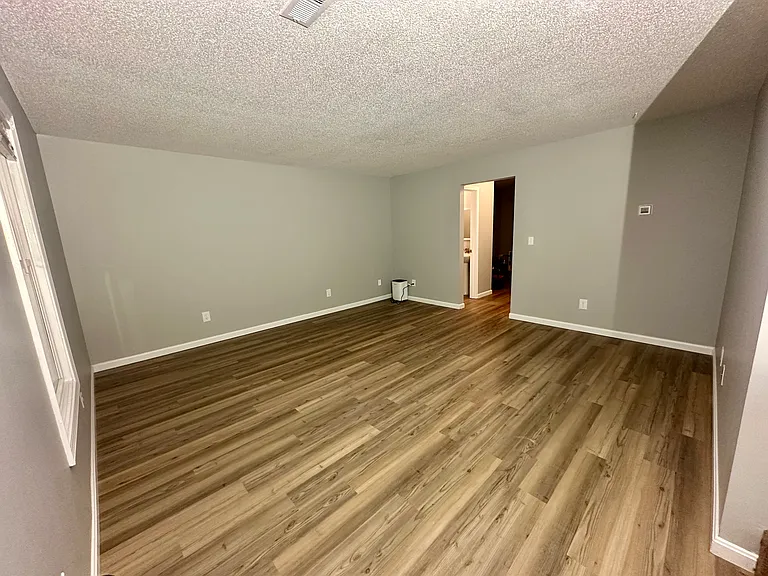 315 Berkley Ct #3 — Photo 6