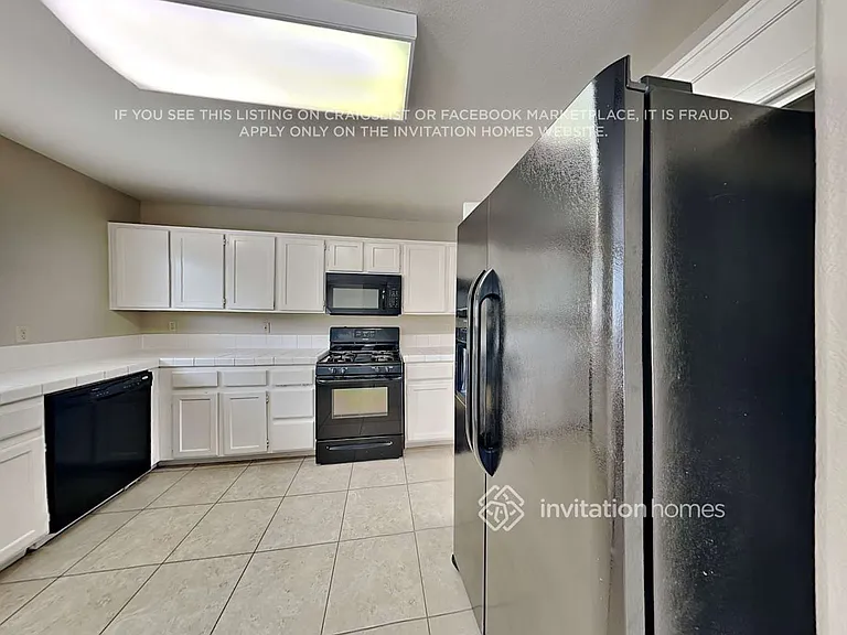 4704 White Dawn St — Photo 12