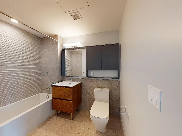 515 E 86th St #1905 — Photo 18
