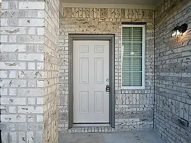 5 bed, 2.5 bath, 1854 sqft, $2,695 — Photo 2