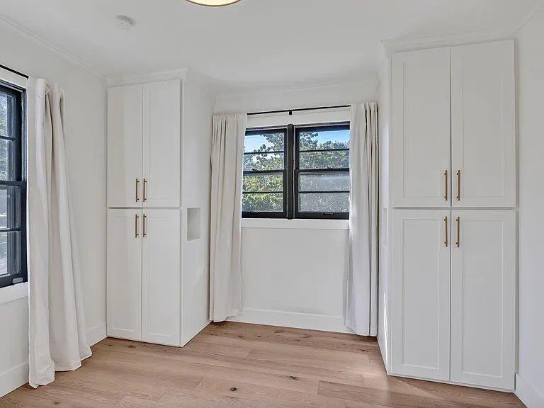 313 James Ave — Photo 39