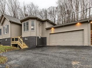 1345 Swope Dr, Boiling Springs, PA 17007