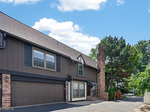 5th image of 22045 Shore Pointe Ln #60